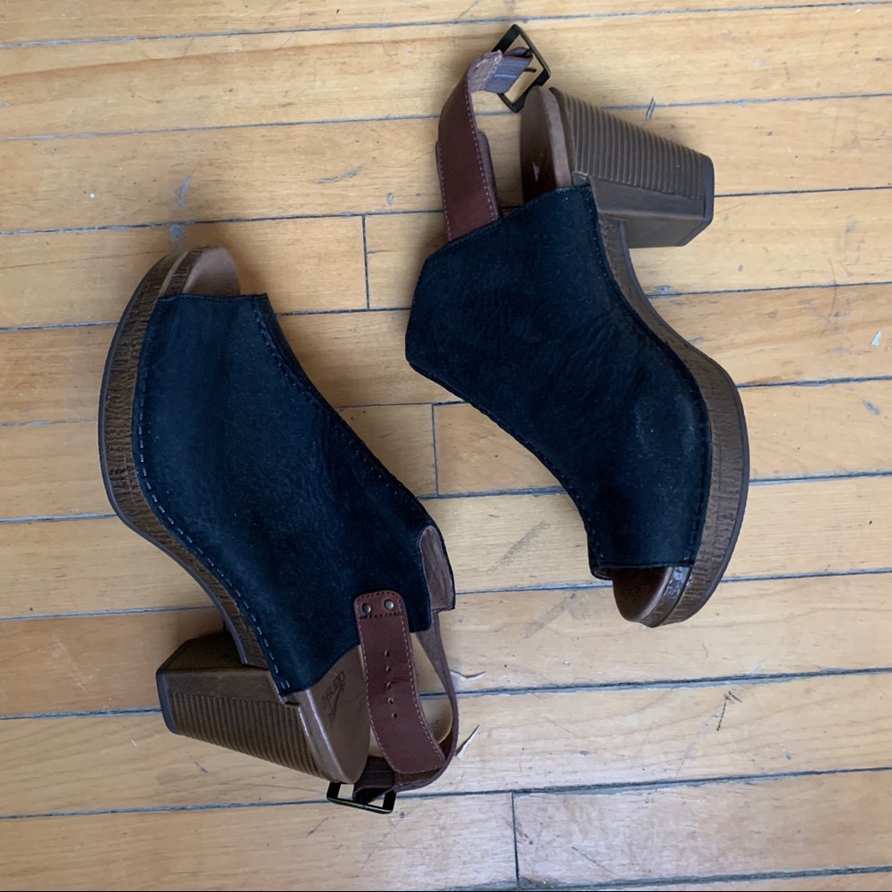 Open-toe leather Dansko wedges. Unworn!